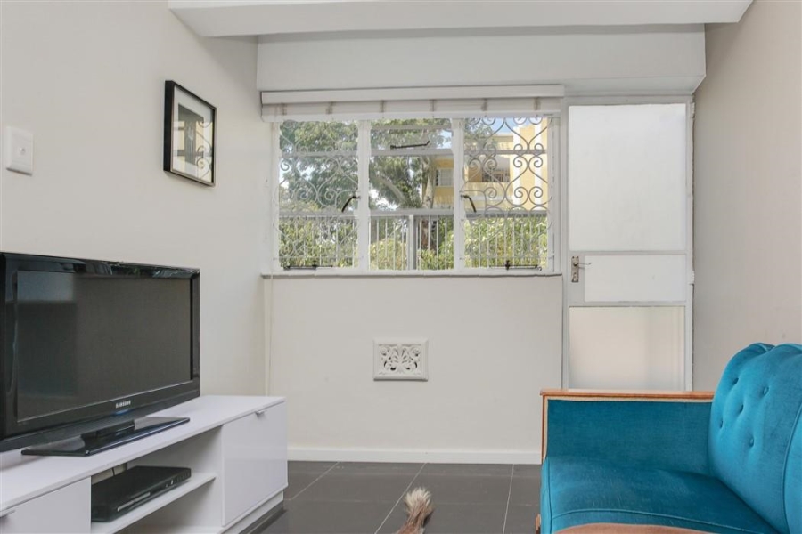 To Let 1 Bedroom Property for Rent in Vredehoek Western Cape